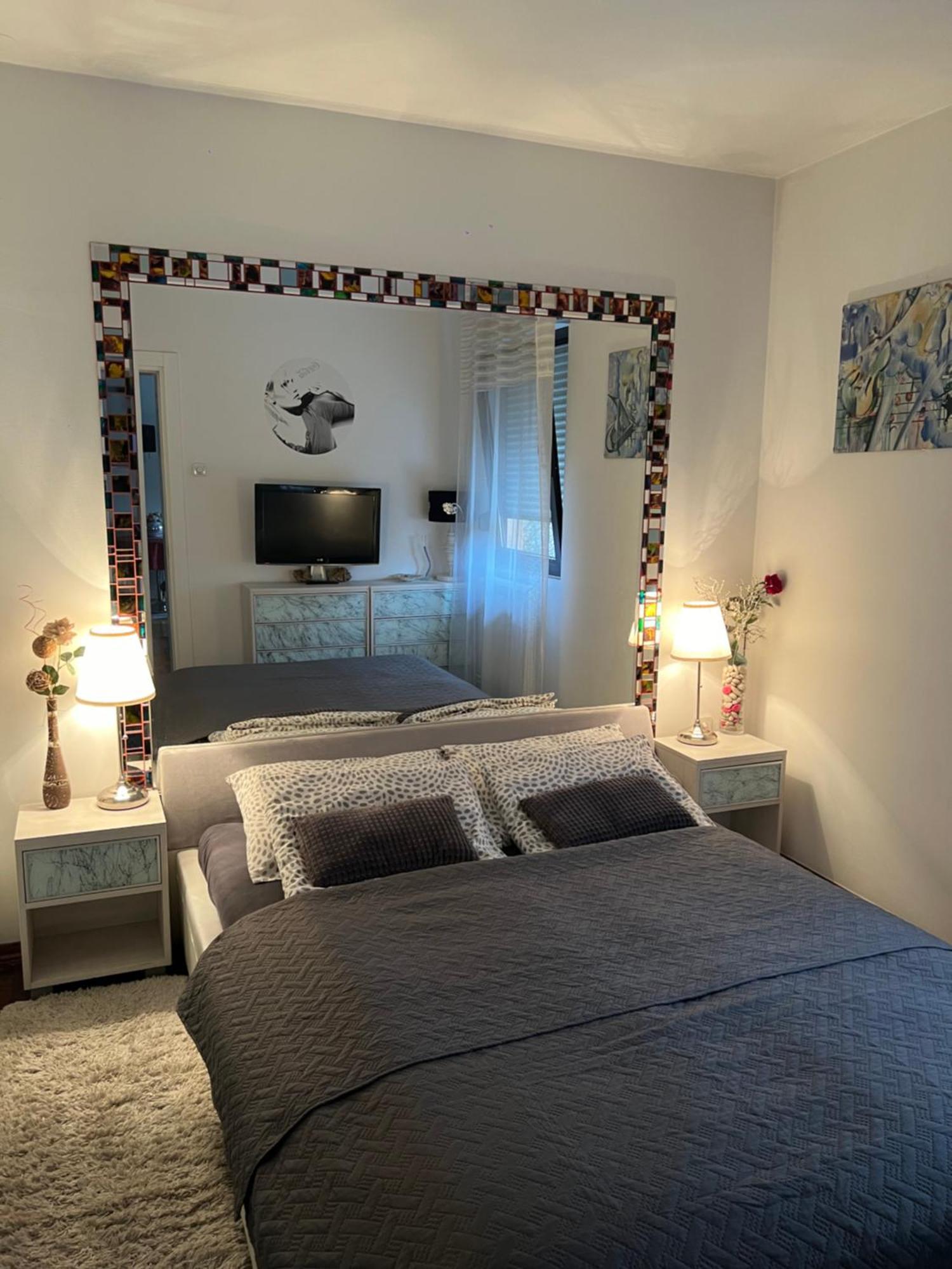 Apartment Sweet Dreams-Close To Zoo,Dinamo Stadium And The City Center Zagreb Bagian luar foto