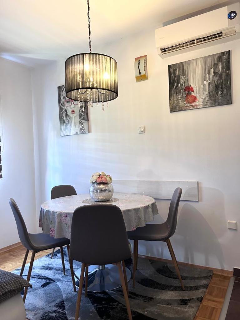 Apartment Sweet Dreams-Close To Zoo,Dinamo Stadium And The City Center Zagreb Bagian luar foto