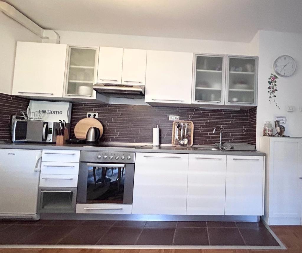 Apartment Sweet Dreams-Close To Zoo,Dinamo Stadium And The City Center Zagreb Bagian luar foto